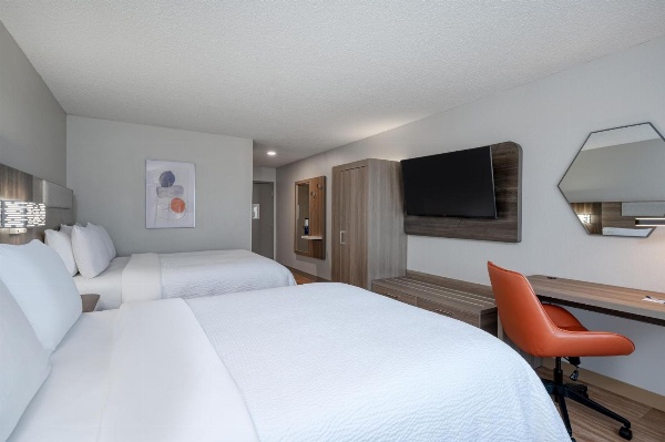 Holiday Inn Express Hotel & Suites Columbia-I-20 at Clemson Road image 4